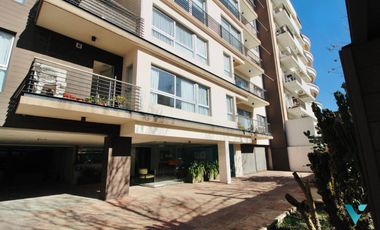 Departamento de 3 ambientes con cochera y baulera en Castelar norte centro