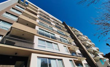 Departamento de 3 ambientes con cochera y baulera en Castelar norte centro