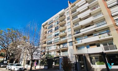 Departamento de 3 ambientes con cochera y baulera en Castelar norte centro