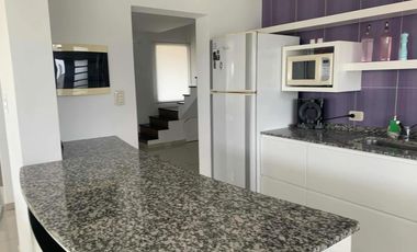 Casa en venta - 3 Dormitorios 3 Baños - Canning