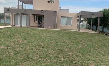 Casa en venta - 3 Dormitorios 3 Baños - Canning