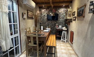 Venta casa 4 ambientes con cochera en Wilde