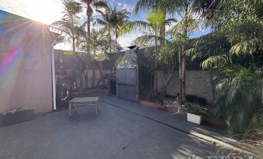 Venta casa 4 ambientes con cochera en Wilde