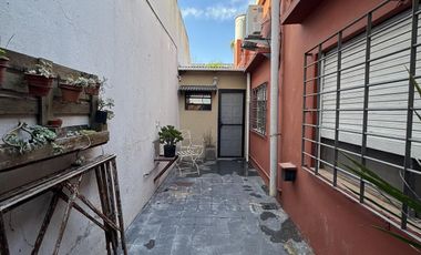 Venta casa 4 ambientes con cochera en Wilde
