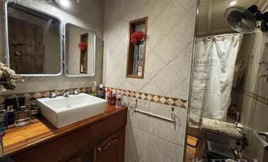 Venta casa 4 ambientes con cochera en Wilde