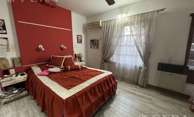 Venta casa 4 ambientes con cochera en Wilde