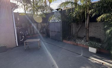 Venta casa 4 ambientes con cochera en Wilde