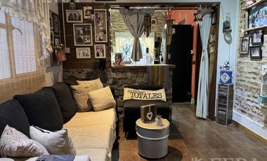 Venta casa 4 ambientes con cochera en Wilde
