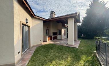 Casa en venta - 3 Dormitorios 3 Baños - San Vicente