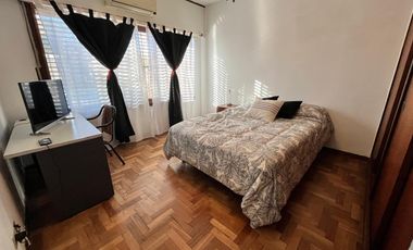 CASA EN VENTA EN CASTELAR NORTE