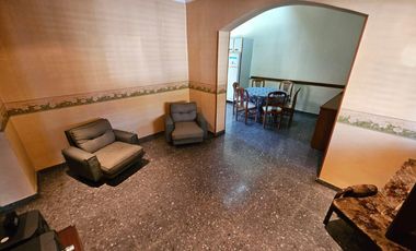 CASA EN VENTA EN CASTELAR NORTE