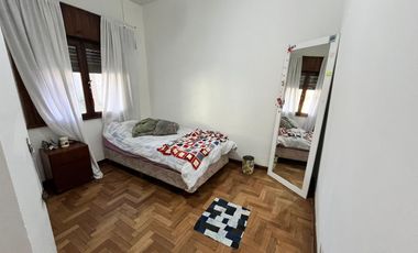 CASA EN VENTA EN CASTELAR NORTE