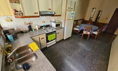 CASA EN VENTA EN CASTELAR NORTE