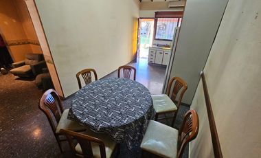 CASA EN VENTA EN CASTELAR NORTE