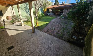 CASA EN VENTA EN CASTELAR NORTE