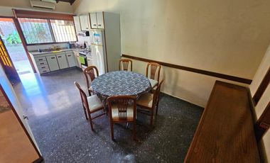 CASA EN VENTA EN CASTELAR NORTE