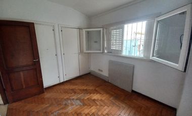 Alquiler casa de 3 ambientes en Alvear y Castelli