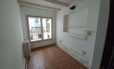 Alquiler casa de 3 ambientes en Alvear y Castelli