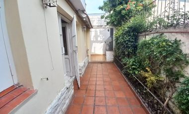 Alquiler casa de 3 ambientes en Alvear y Castelli