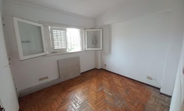 Alquiler casa de 3 ambientes en Alvear y Castelli