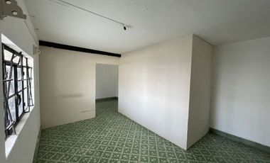 CASA EN VENTA Y RENTA SOBRE AV. REVOLUCION TLAQUEPAQUE