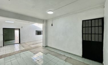 CASA EN VENTA Y RENTA SOBRE AV. REVOLUCION TLAQUEPAQUE