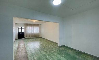 CASA EN VENTA Y RENTA SOBRE AV. REVOLUCION TLAQUEPAQUE