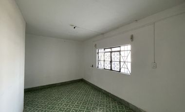 CASA EN VENTA Y RENTA SOBRE AV. REVOLUCION TLAQUEPAQUE