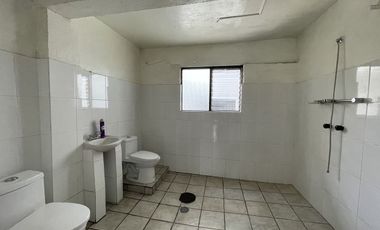 CASA EN VENTA Y RENTA SOBRE AV. REVOLUCION TLAQUEPAQUE