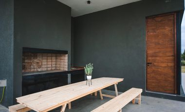VENTA CASA 2 DORMITORIOS Y PILETA EN LAS TARDES