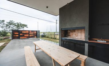 VENTA CASA 2 DORMITORIOS Y PILETA EN LAS TARDES