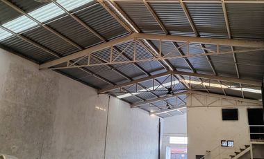 Bodega y local comercial en venta en Santa Rosa Jáuregui