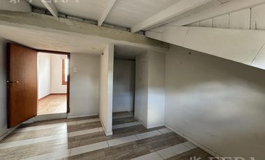 Venta de Casa 4 ambientes con jardín y cochera en Don Bosco