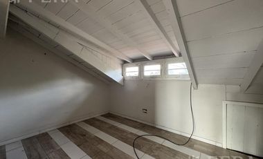 Venta de Casa 4 ambientes con jardín y cochera en Don Bosco