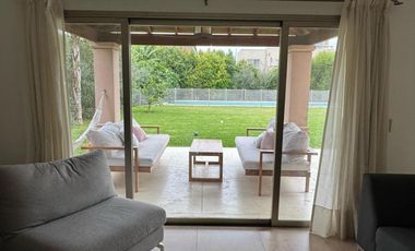 Casa Alquiler largo plazo. Talar Del Lago II. Piscina, Jardín, Seguridad.