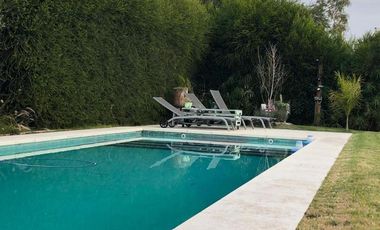 Casa Alquiler largo plazo. Talar Del Lago II. Piscina, Jardín, Seguridad.