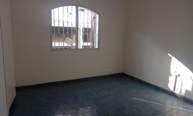 Casa en alquiler  en Granja de Funes ,Una Planta , a metros de Rafael Nuñez ! Pileta