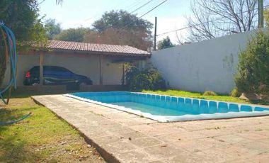 Casa en alquiler  en Granja de Funes ,Una Planta , a metros de Rafael Nuñez ! Pileta