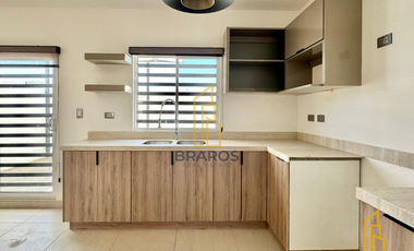 Casa en venta en Concordia Residencial al sur con alberca
