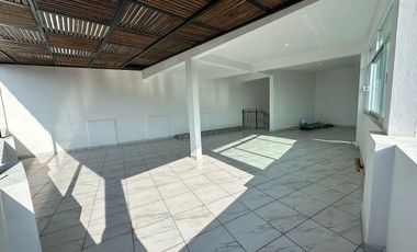 Casa con uso de suelo en renta en avenida principal de Atizapán de Zaragoza