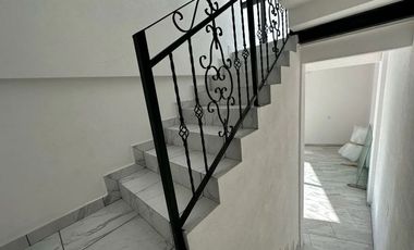 Casa con uso de suelo en renta en avenida principal de Atizapán de Zaragoza