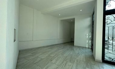 Casa con uso de suelo en renta en avenida principal de Atizapán de Zaragoza