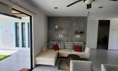 Renta casa amueblada con piscina 2 Recamaras mas Estudio en Conkal