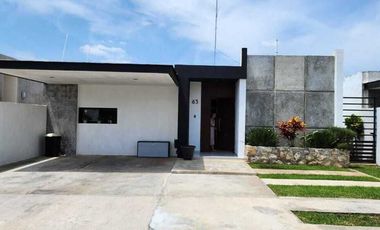 Renta casa amueblada con piscina 2 Recamaras mas Estudio en Conkal