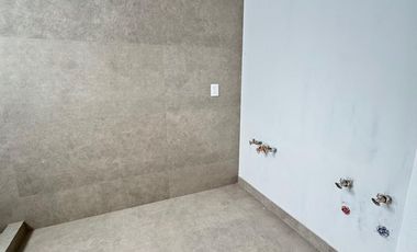 CASA NUEVA EN CONDOMINIO EN COYOACAN CON JARDIN Y ROOF GARDEN