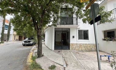 CASA EN RENTA - PEDREGAL DE APODACA - APODACA N.L.