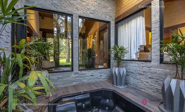 Casa de Lujo en Venta dentro de Condominio en Tapalpa