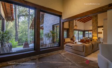 Casa de Lujo en Venta dentro de Condominio en Tapalpa
