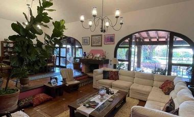 CASA SABINA ATRACTIVA FINCA EN LOMAS DE COCOYOC