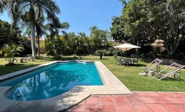 CASA SABINA ATRACTIVA FINCA EN LOMAS DE COCOYOC
